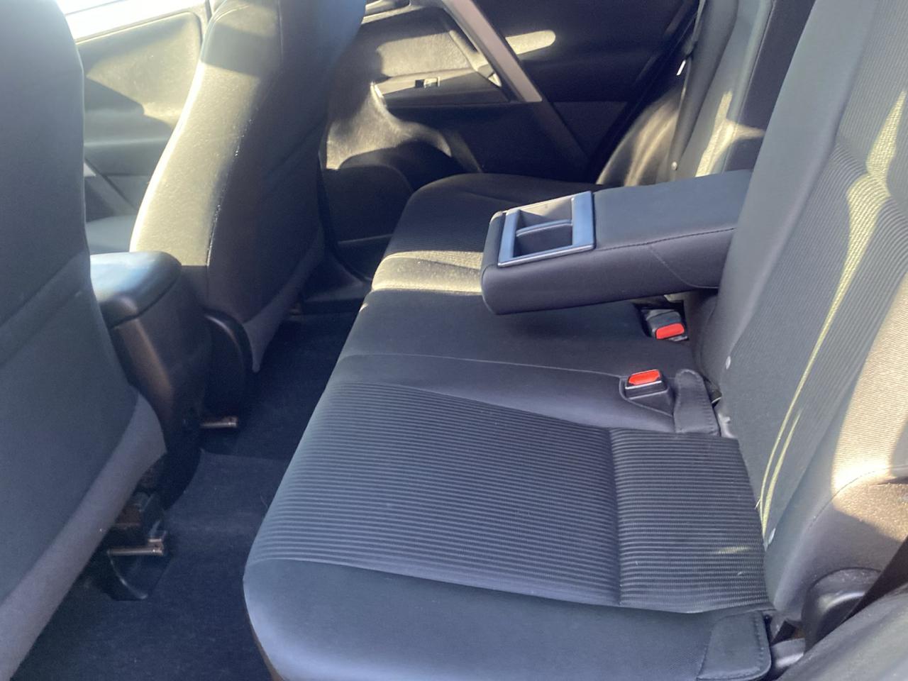 Toyota RAV4 LE FWD 2018