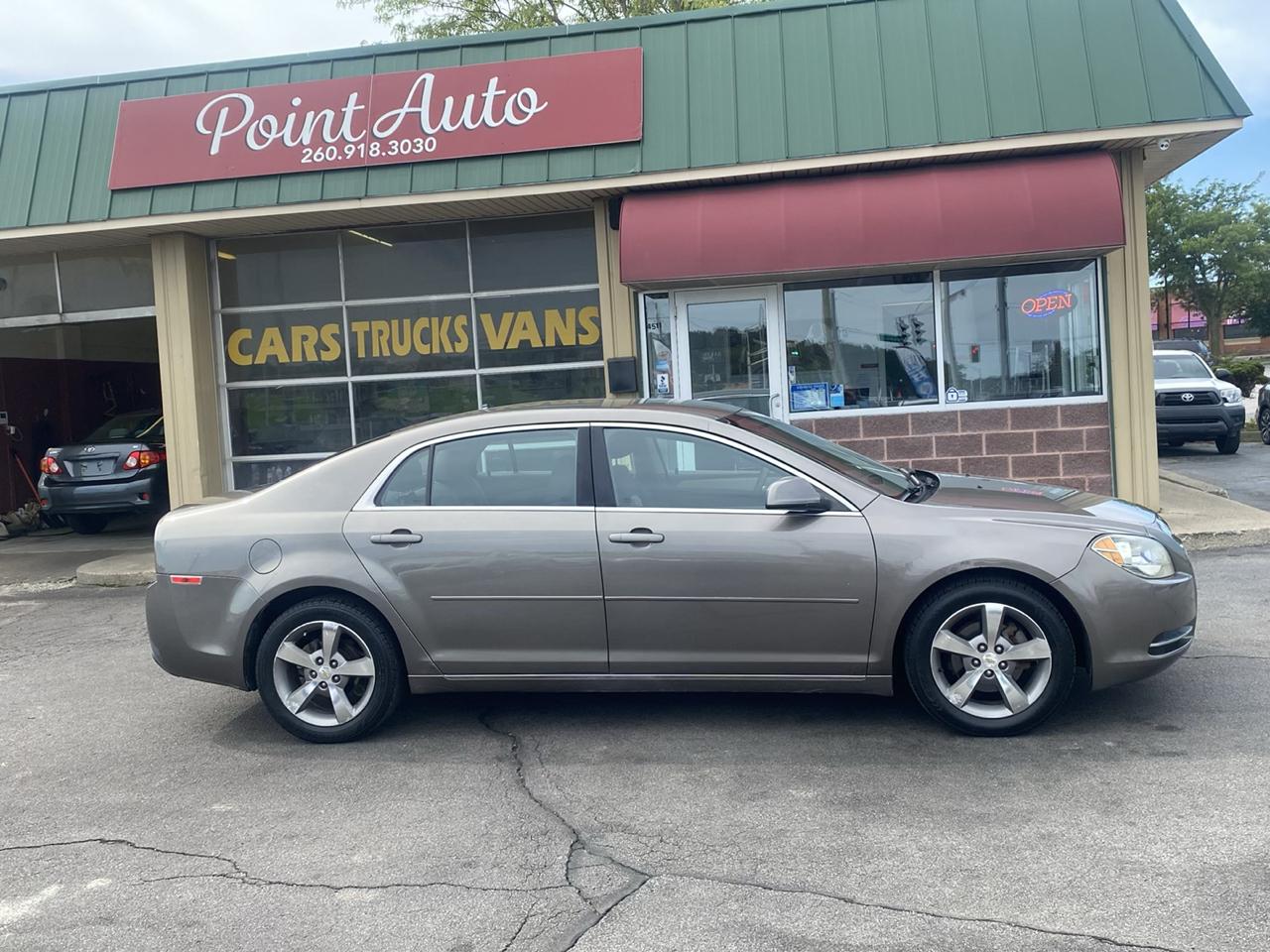 Chevrolet Malibu 1LT 2011