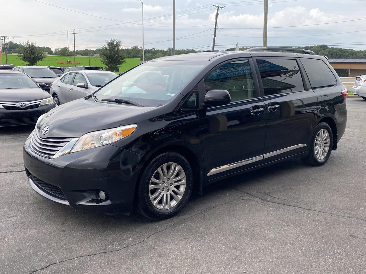 Toyota Sienna Limited Premium 7-Passenger 2017