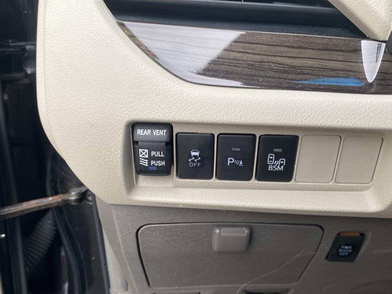 Toyota Sienna Limited Premium 7-Passenger 2017