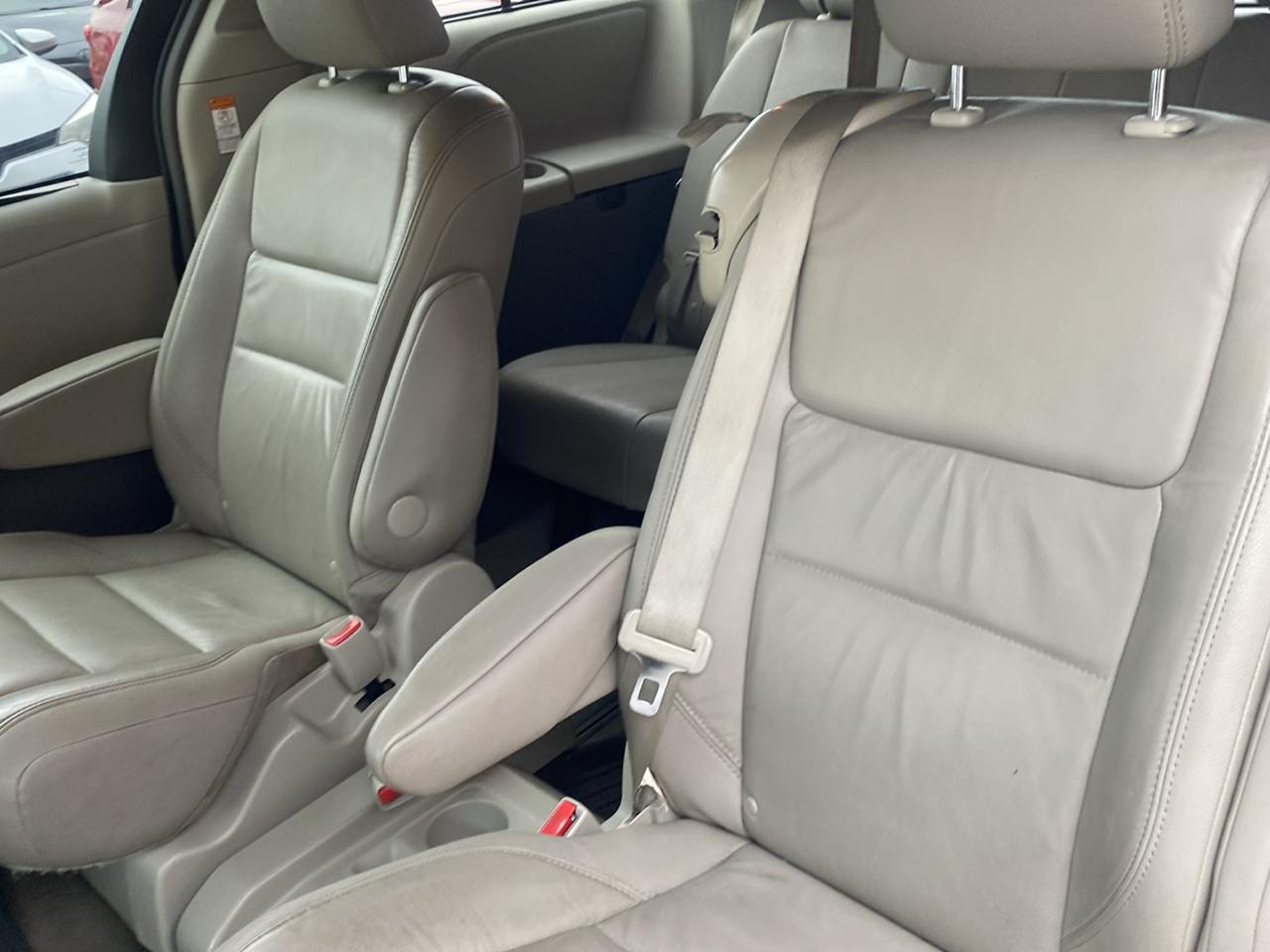 Toyota Sienna Limited Premium 7-Passenger 2017