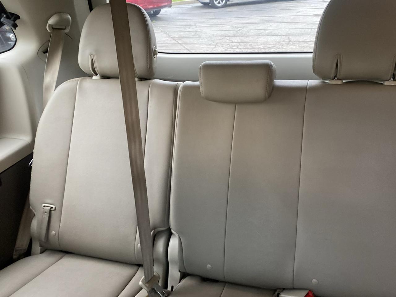 Toyota Sienna Limited Premium 7-Passenger 2017