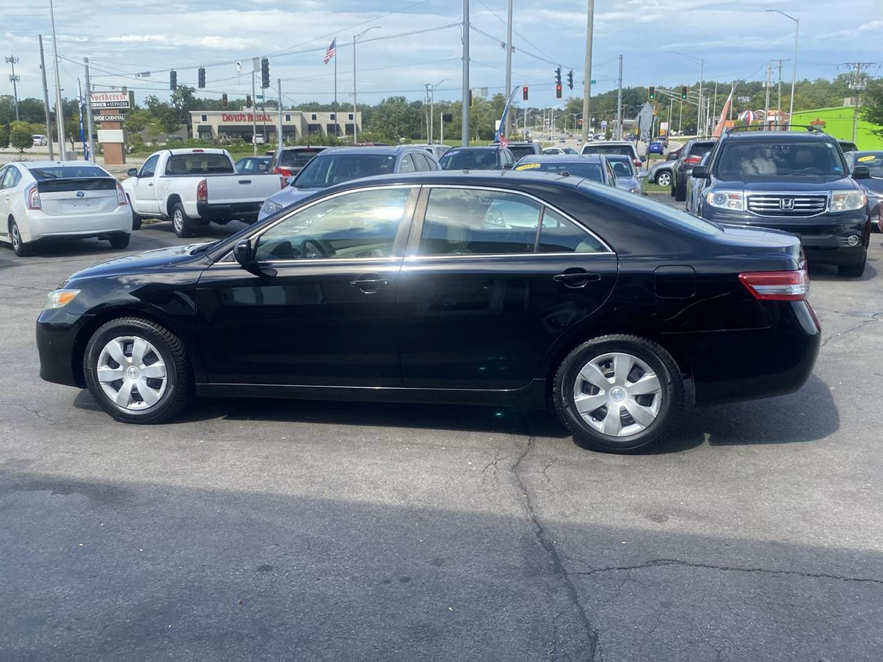 Toyota Camry LE 6-Spd AT 2010