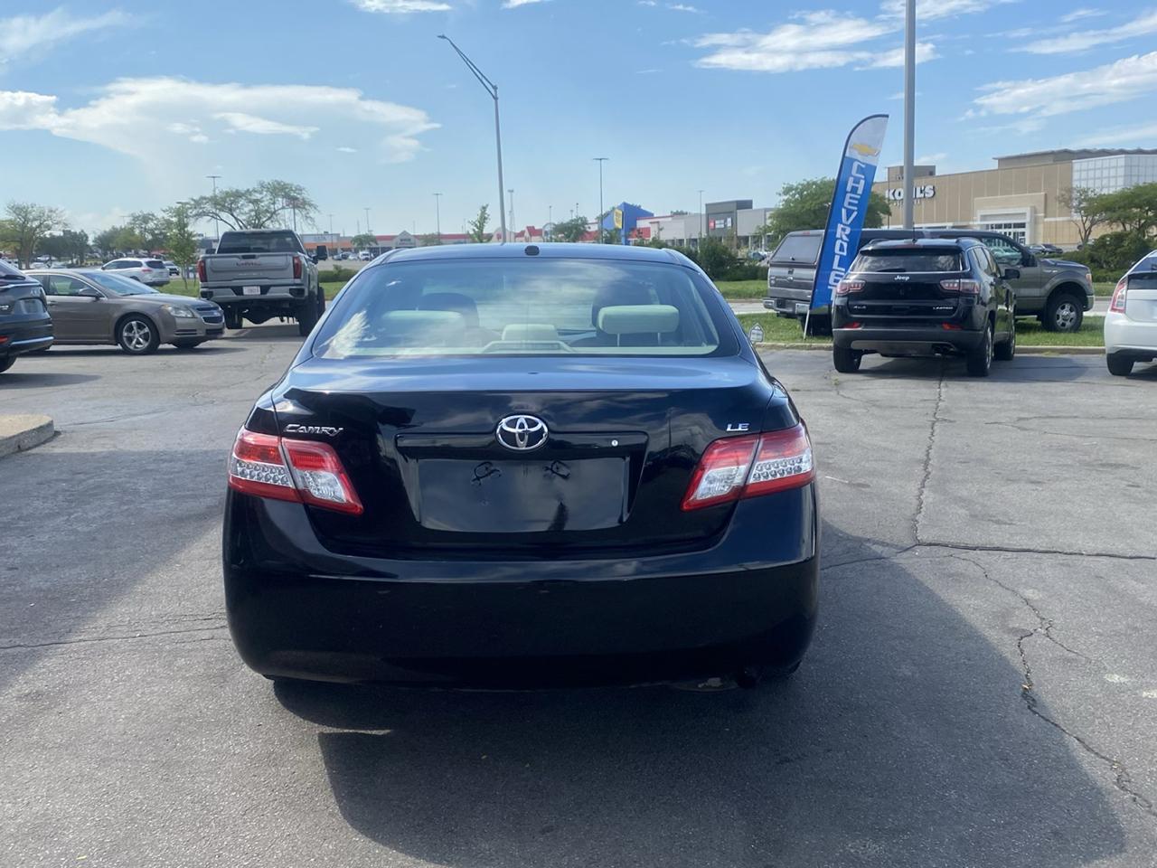 Toyota Camry LE 6-Spd AT 2010