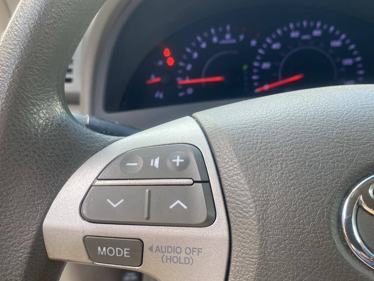 Toyota Camry LE 6-Spd AT 2010