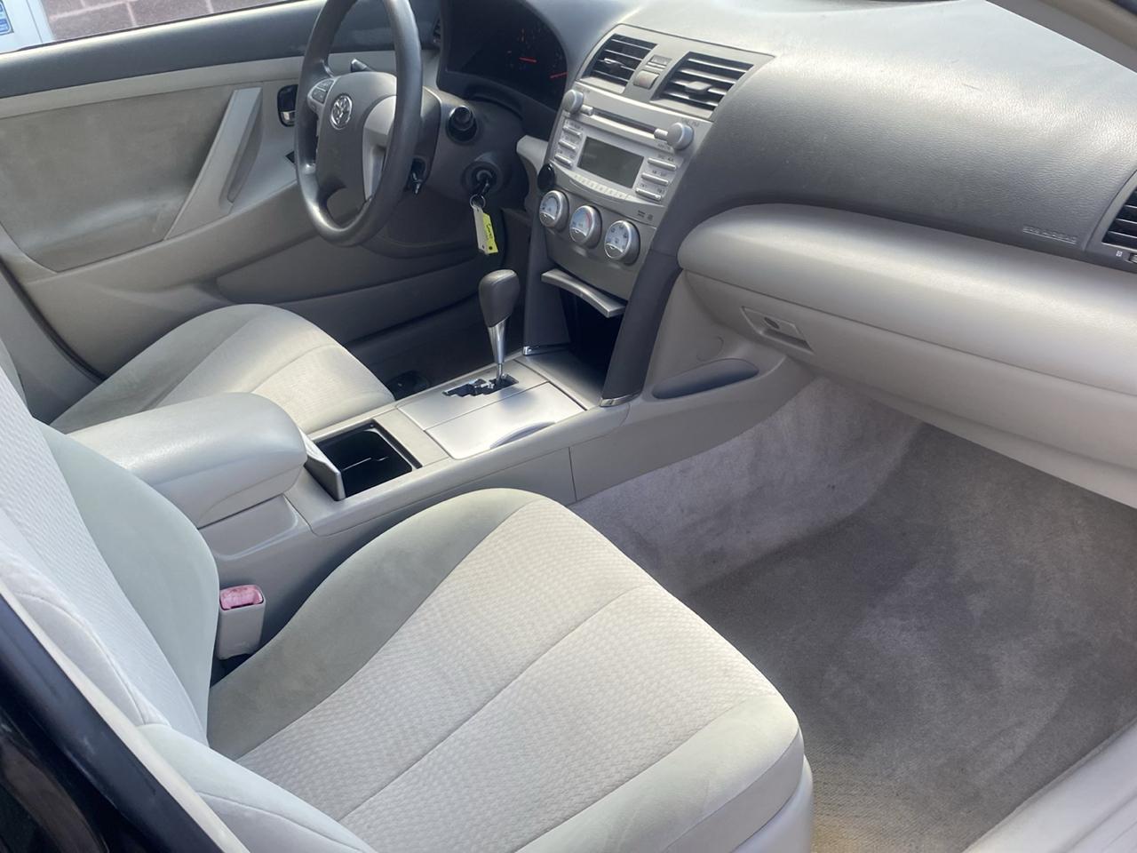 Toyota Camry LE 6-Spd AT 2010