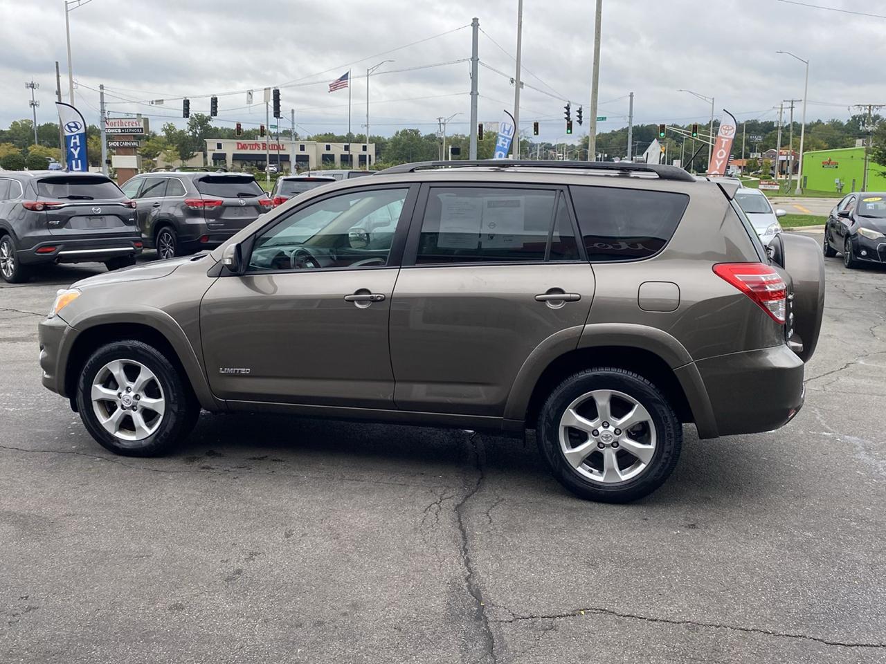 Toyota RAV4 Limited V6 4WD 2011
