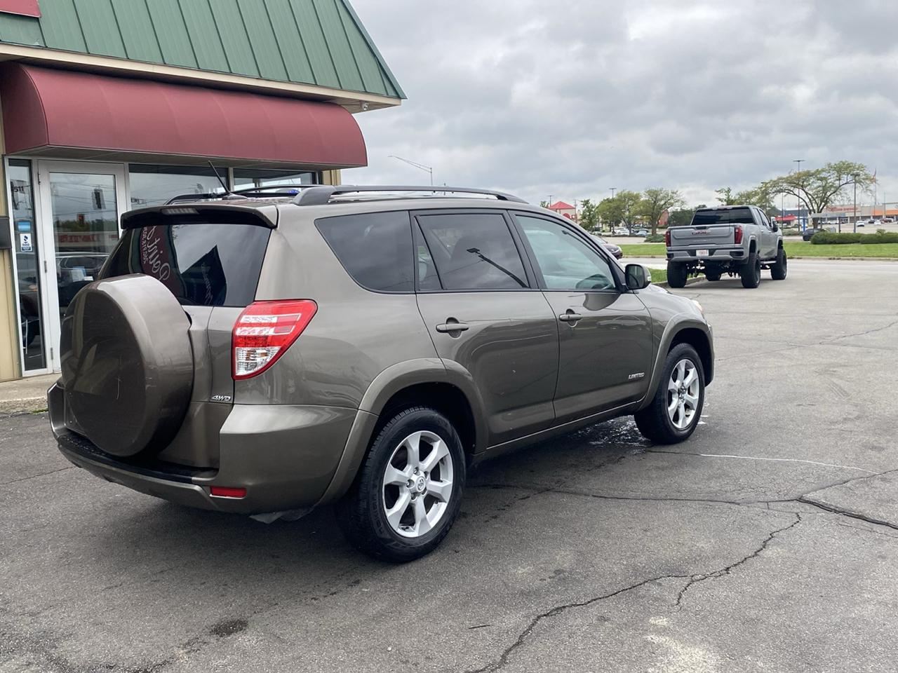Toyota RAV4 Limited V6 4WD 2011