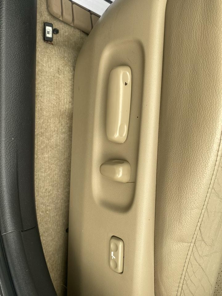 Toyota RAV4 Limited V6 4WD 2011