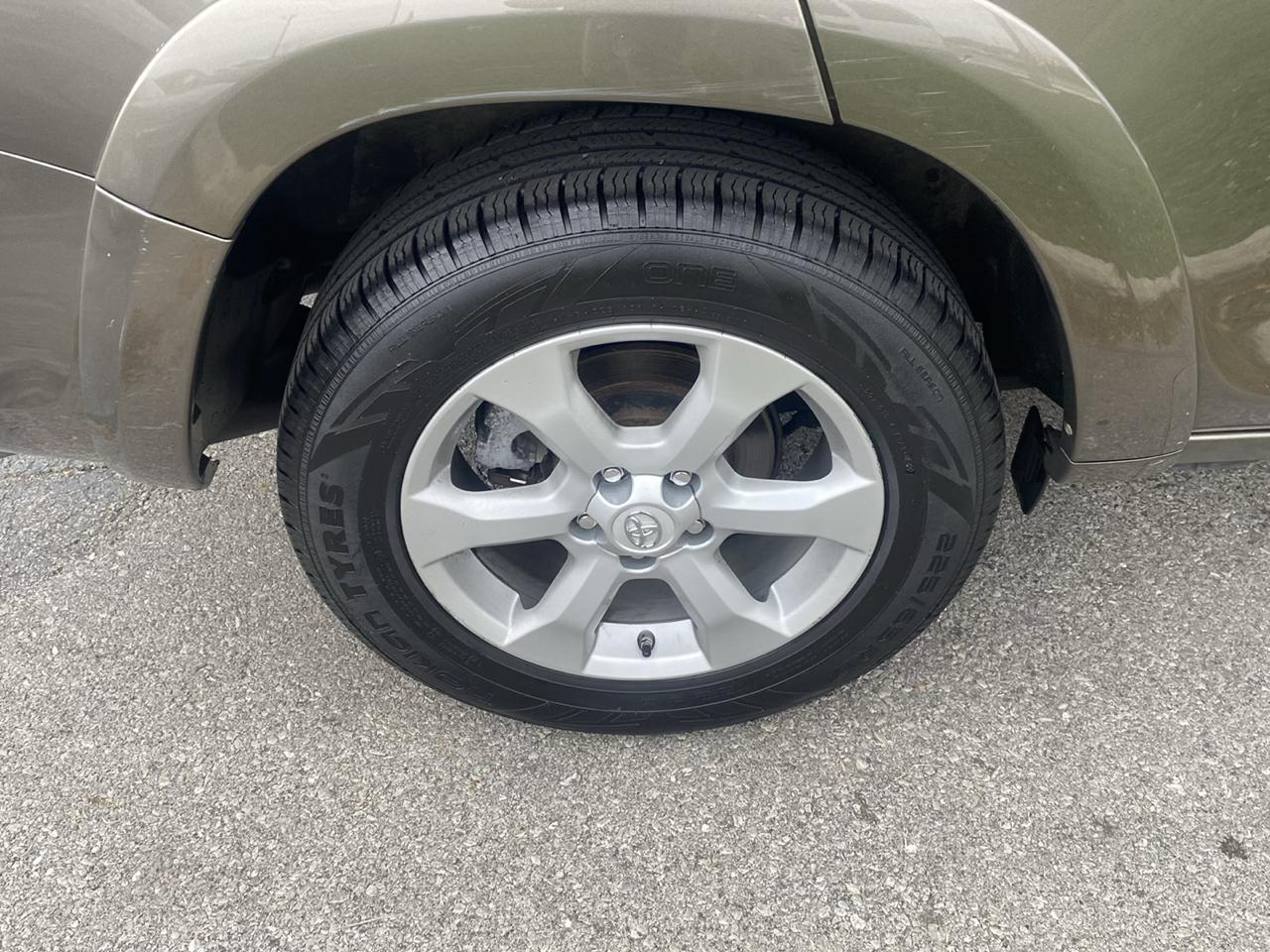 Toyota RAV4 Limited V6 4WD 2011