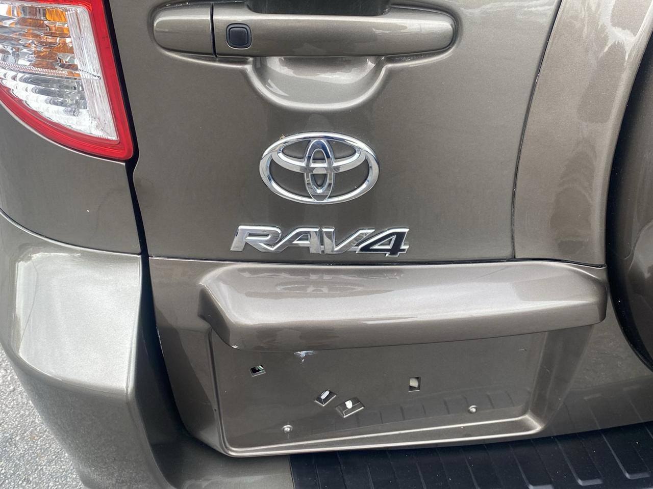 Toyota RAV4 Limited V6 4WD 2011