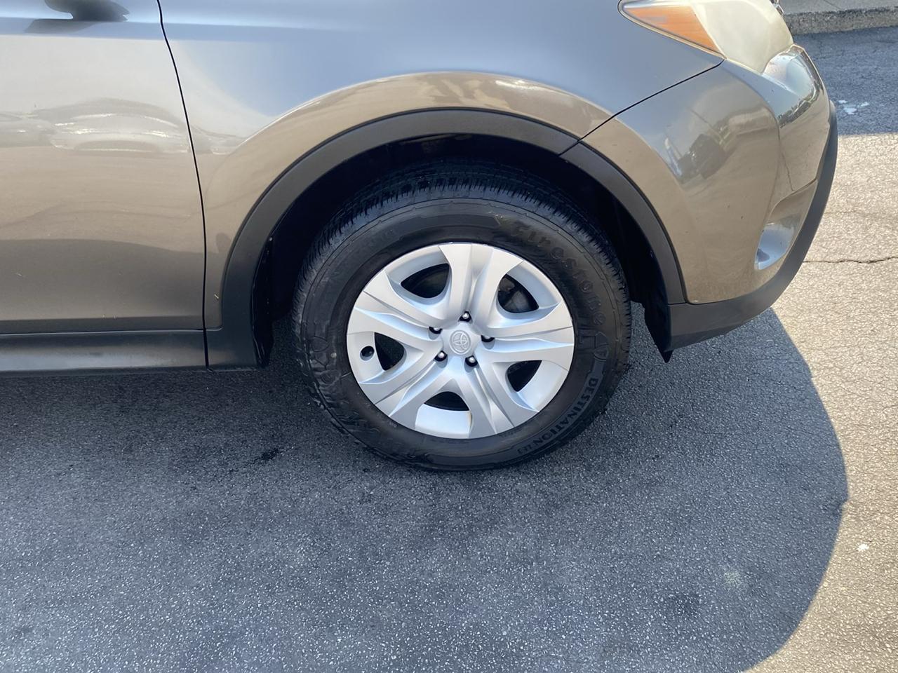 Toyota RAV4 LE AWD 2014