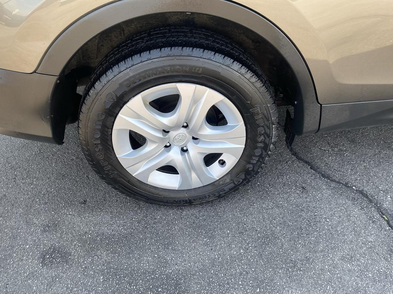 Toyota RAV4 LE AWD 2014