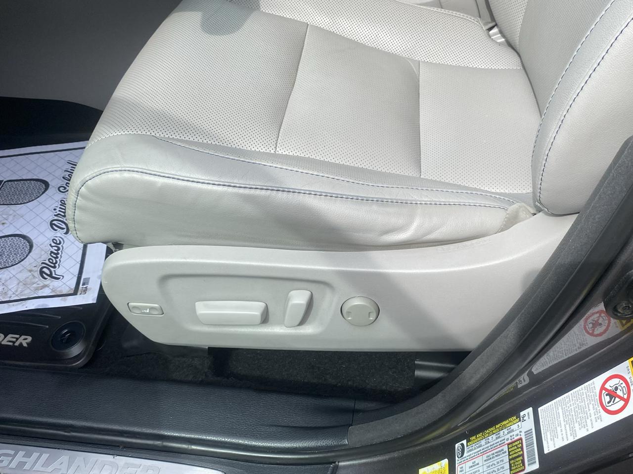 Toyota Highlander AWD 4dr V6 Limited (Natl) 2014