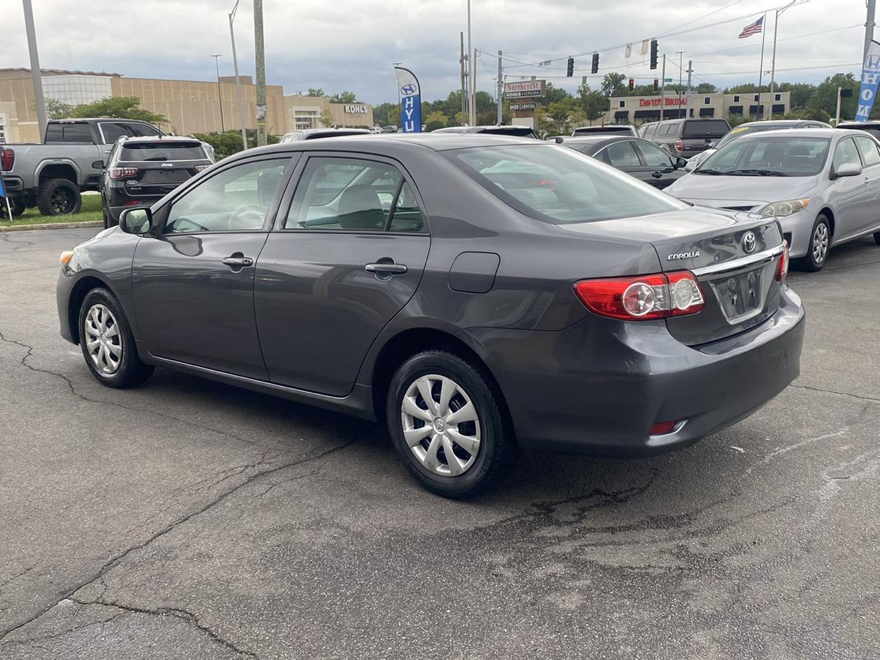 Toyota Corolla 4dr Sdn Auto LE Special Edition (Natl) 2013