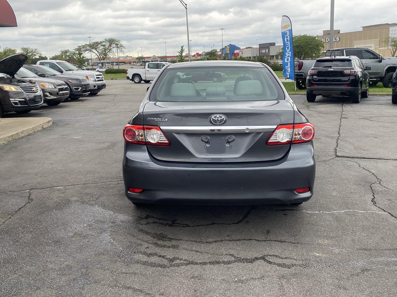 Toyota Corolla 4dr Sdn Auto LE Special Edition (Natl) 2013