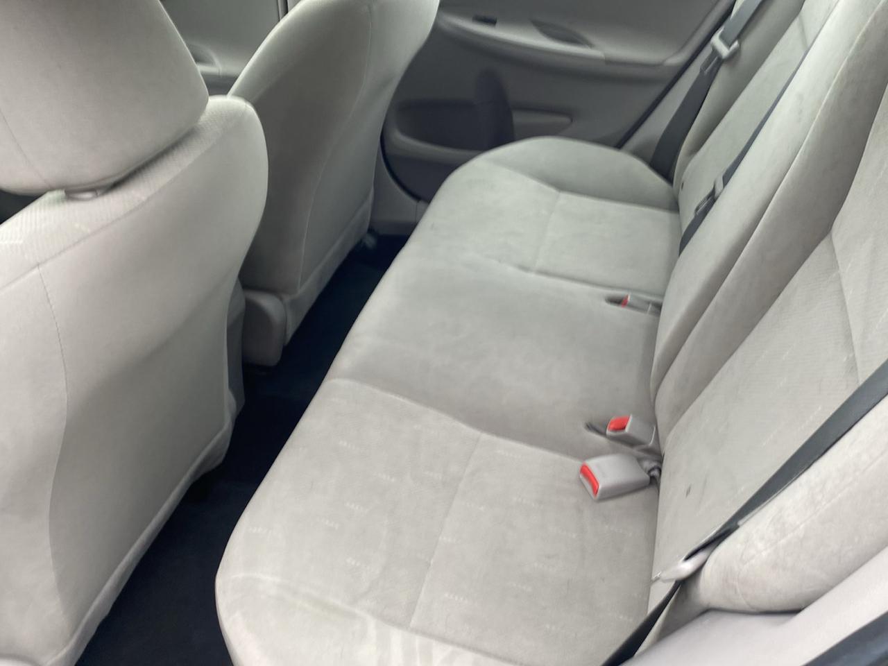 Toyota Corolla 4dr Sdn Auto LE Special Edition (Natl) 2013
