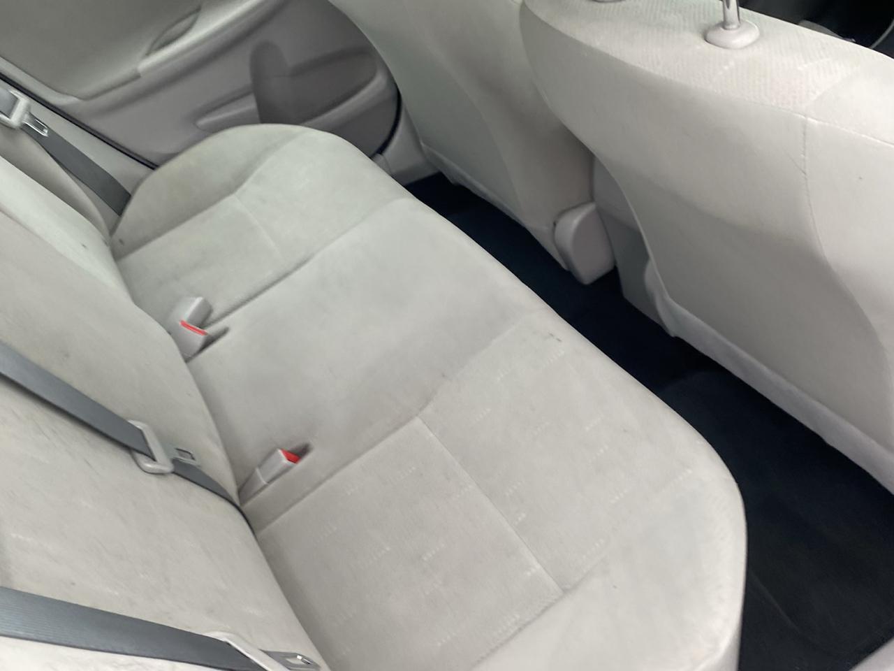 Toyota Corolla 4dr Sdn Auto LE Special Edition (Natl) 2013