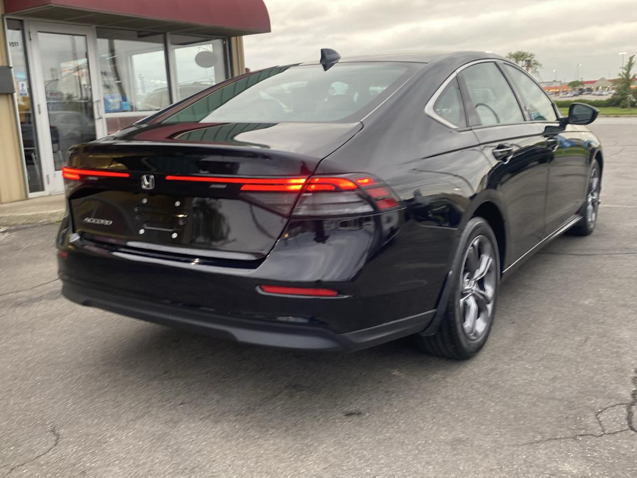 Honda Accord Sedan EX CVT 2023