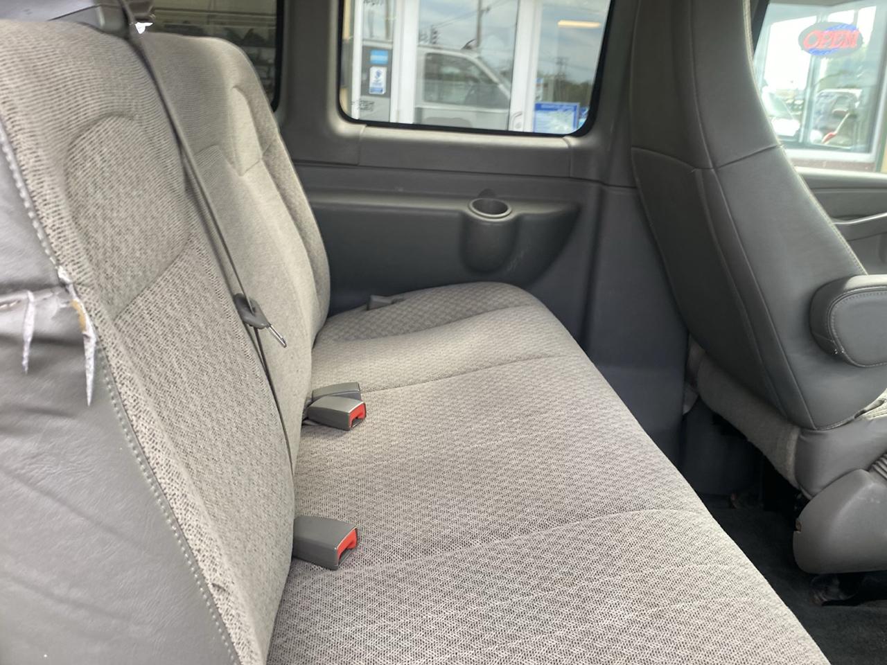 Chevrolet Express Passenger RWD 3500 155" LT 2018