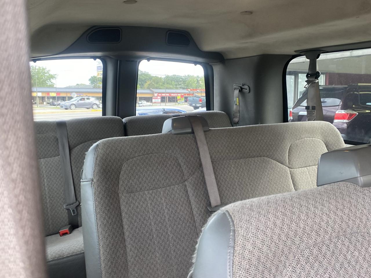 Chevrolet Express Passenger RWD 3500 155" LT 2018