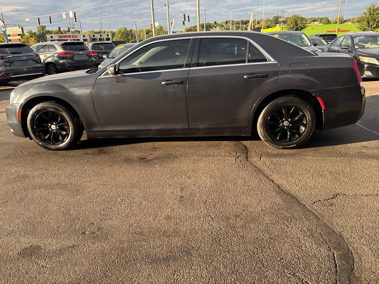 Chrysler 300 4dr Sdn Limited RWD 2015