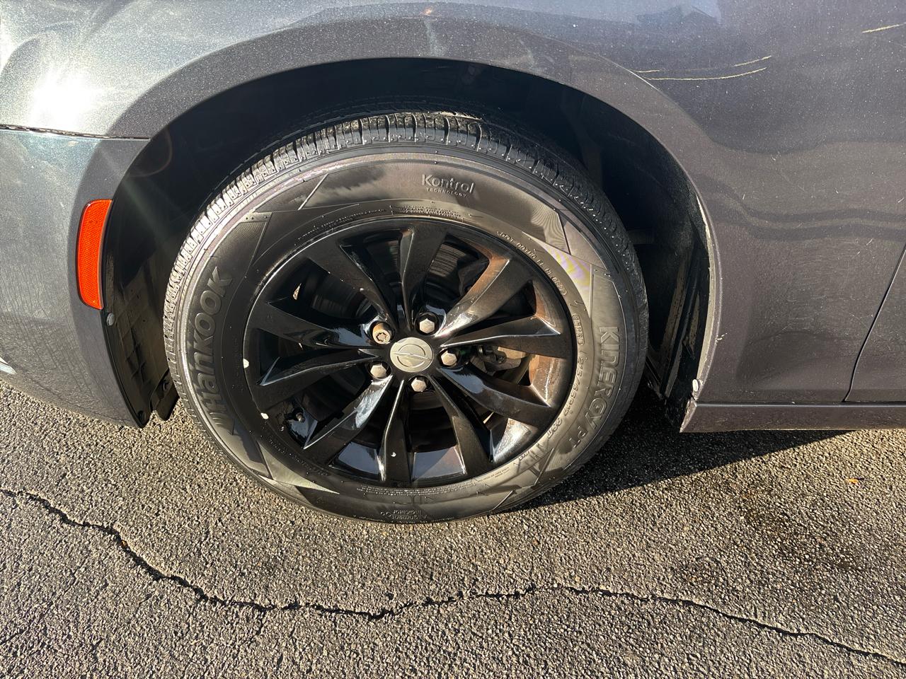 Chrysler 300 4dr Sdn Limited RWD 2015