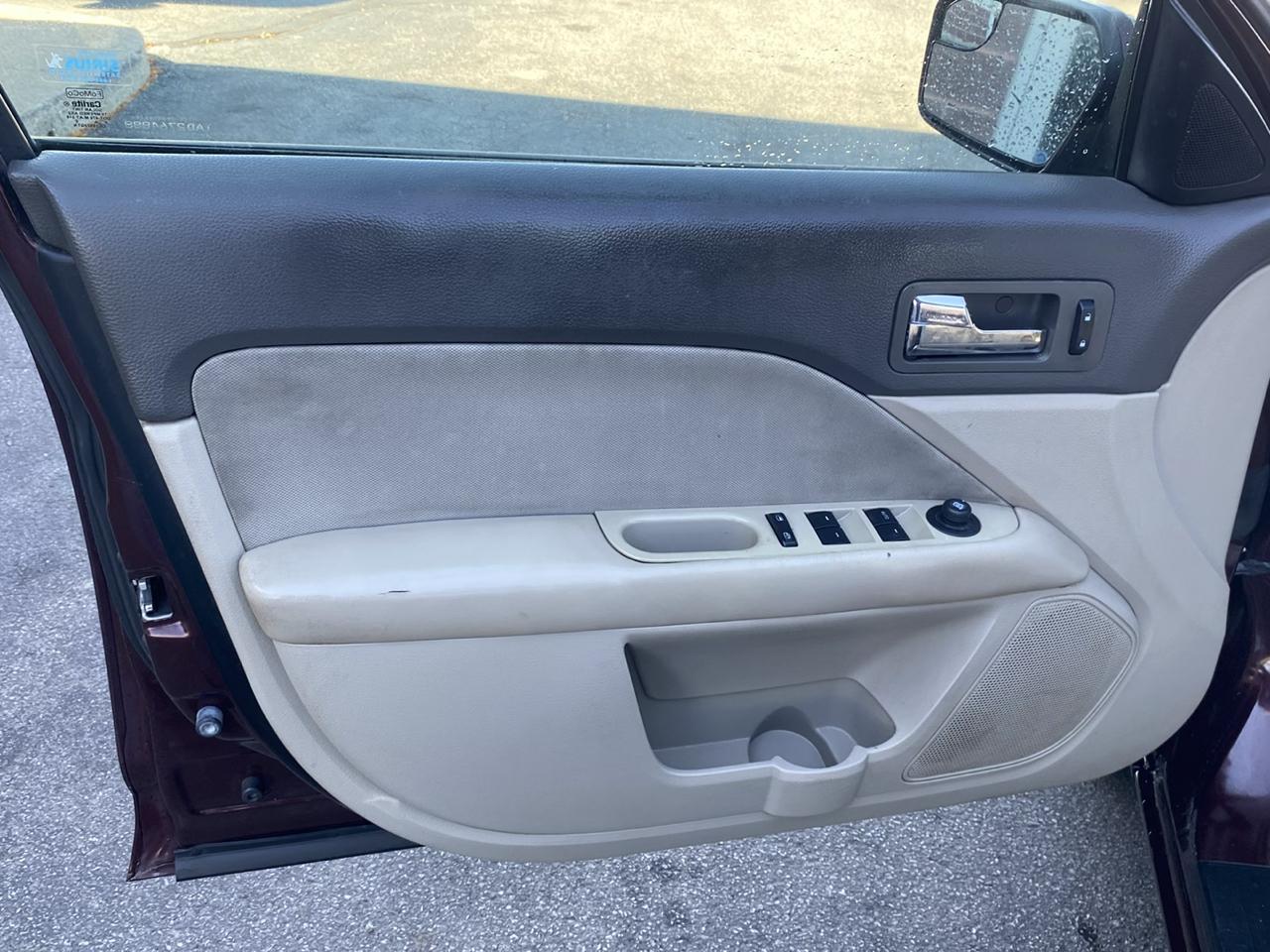 Ford Fusion 4dr Sdn SE FWD 2011