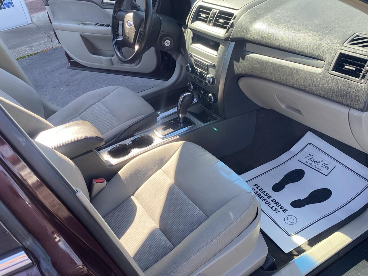 Ford Fusion 4dr Sdn SE FWD 2011
