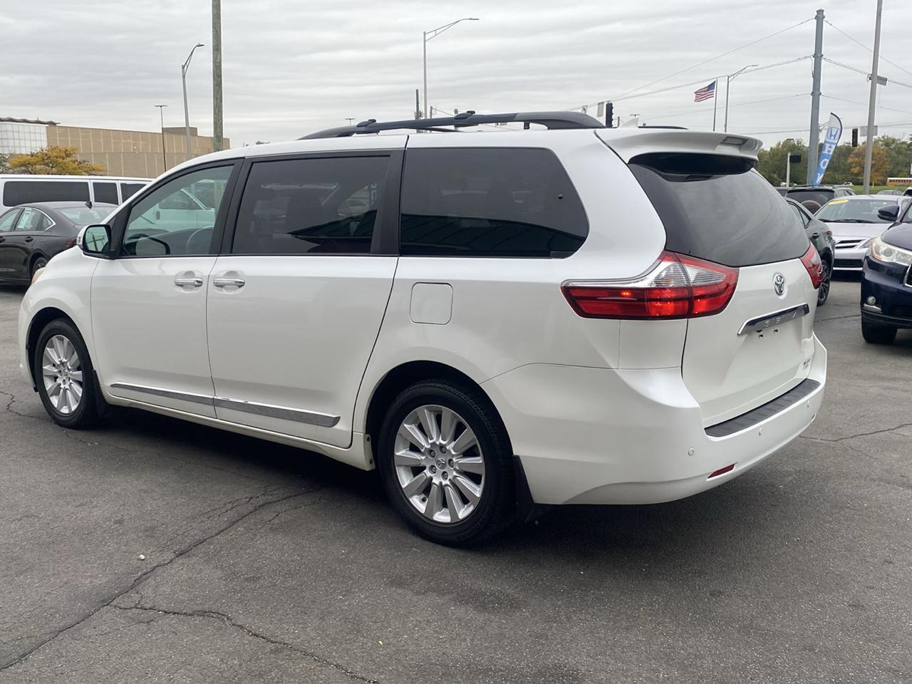 Toyota Sienna 5dr 7-Pass Van XLE Premium AWD (Natl) 2015