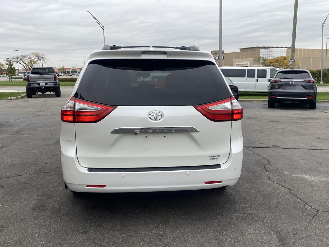 Toyota Sienna 5dr 7-Pass Van XLE Premium AWD (Natl) 2015