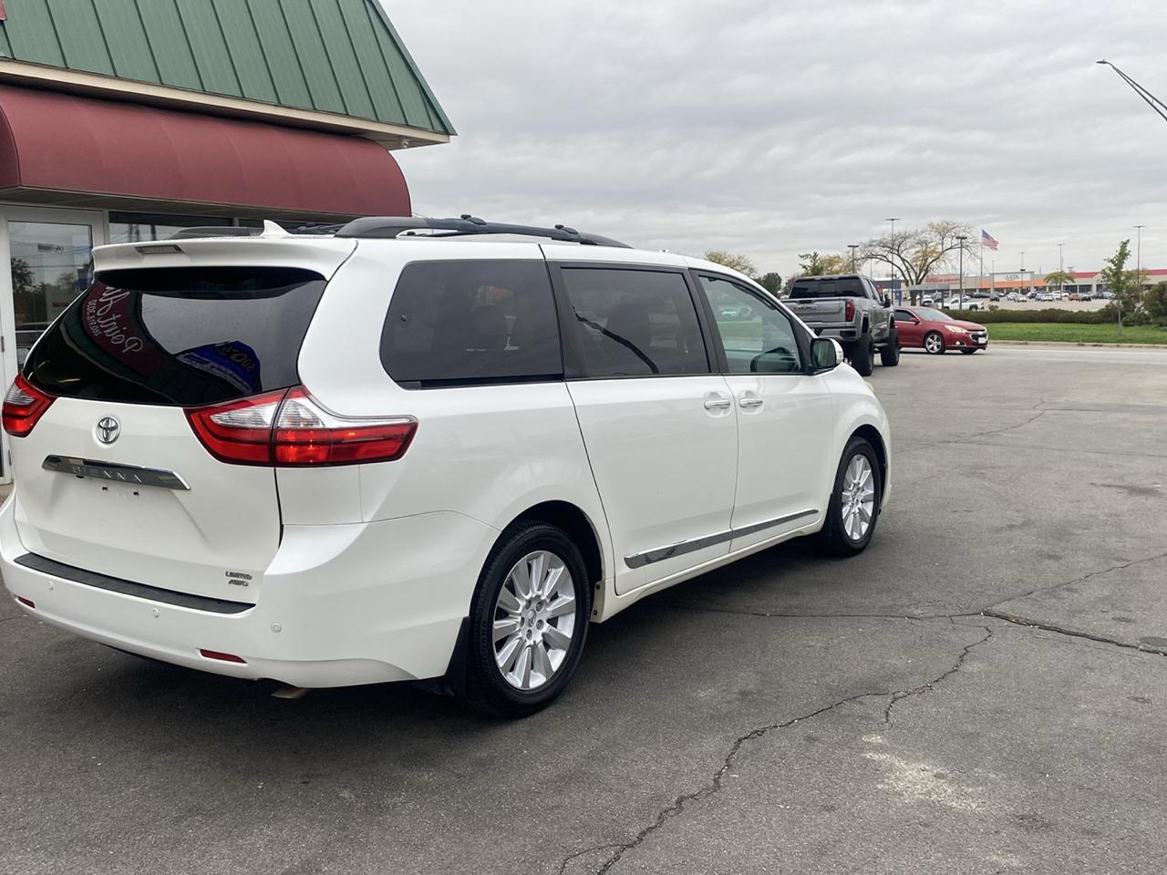 Toyota Sienna 5dr 7-Pass Van XLE Premium AWD (Natl) 2015