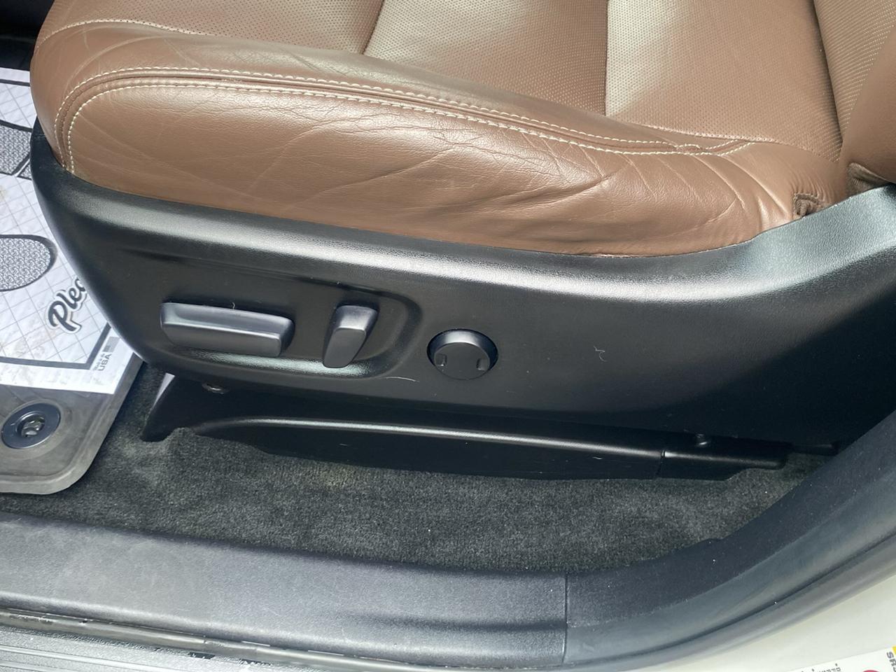 Toyota Sienna 5dr 7-Pass Van XLE Premium AWD (Natl) 2015