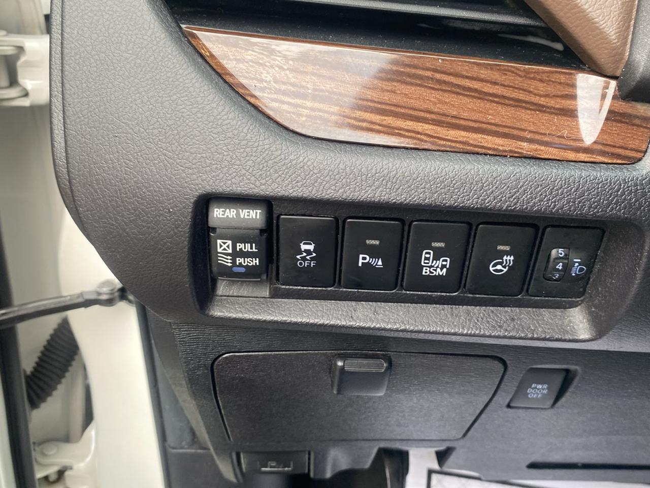 Toyota Sienna 5dr 7-Pass Van XLE Premium AWD (Natl) 2015
