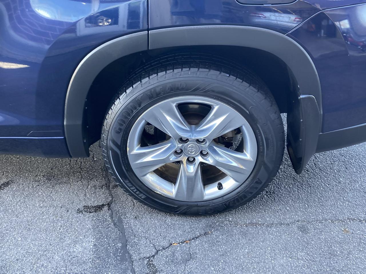 Toyota Highlander AWD 4dr V6 Limited (Natl) 2014