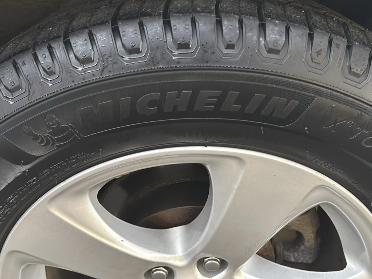 Toyota Sienna LE FWD 8-Passenger (Natl) 2017