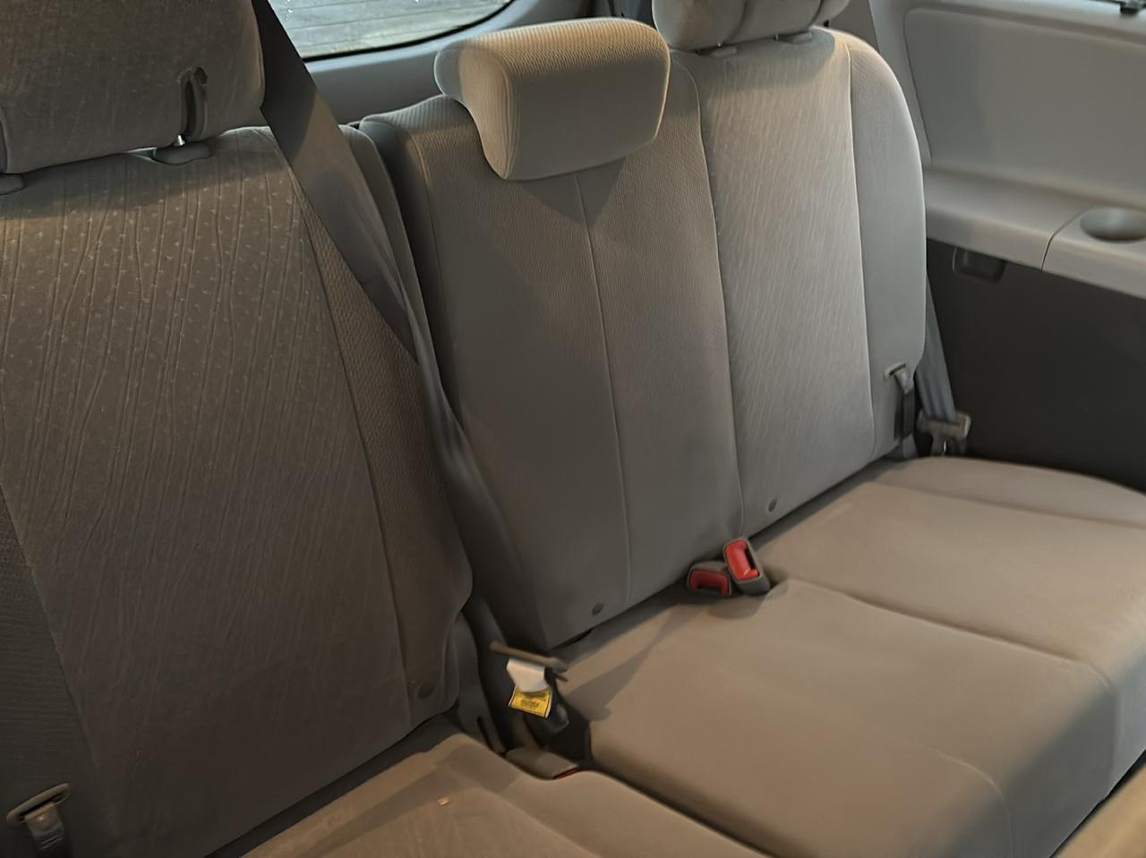 Toyota Sienna LE FWD 8-Passenger (Natl) 2017