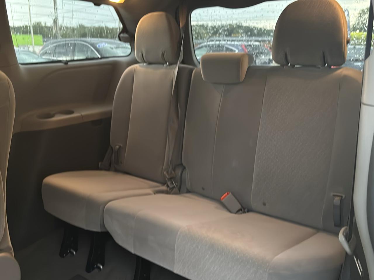 Toyota Sienna LE FWD 8-Passenger (Natl) 2017