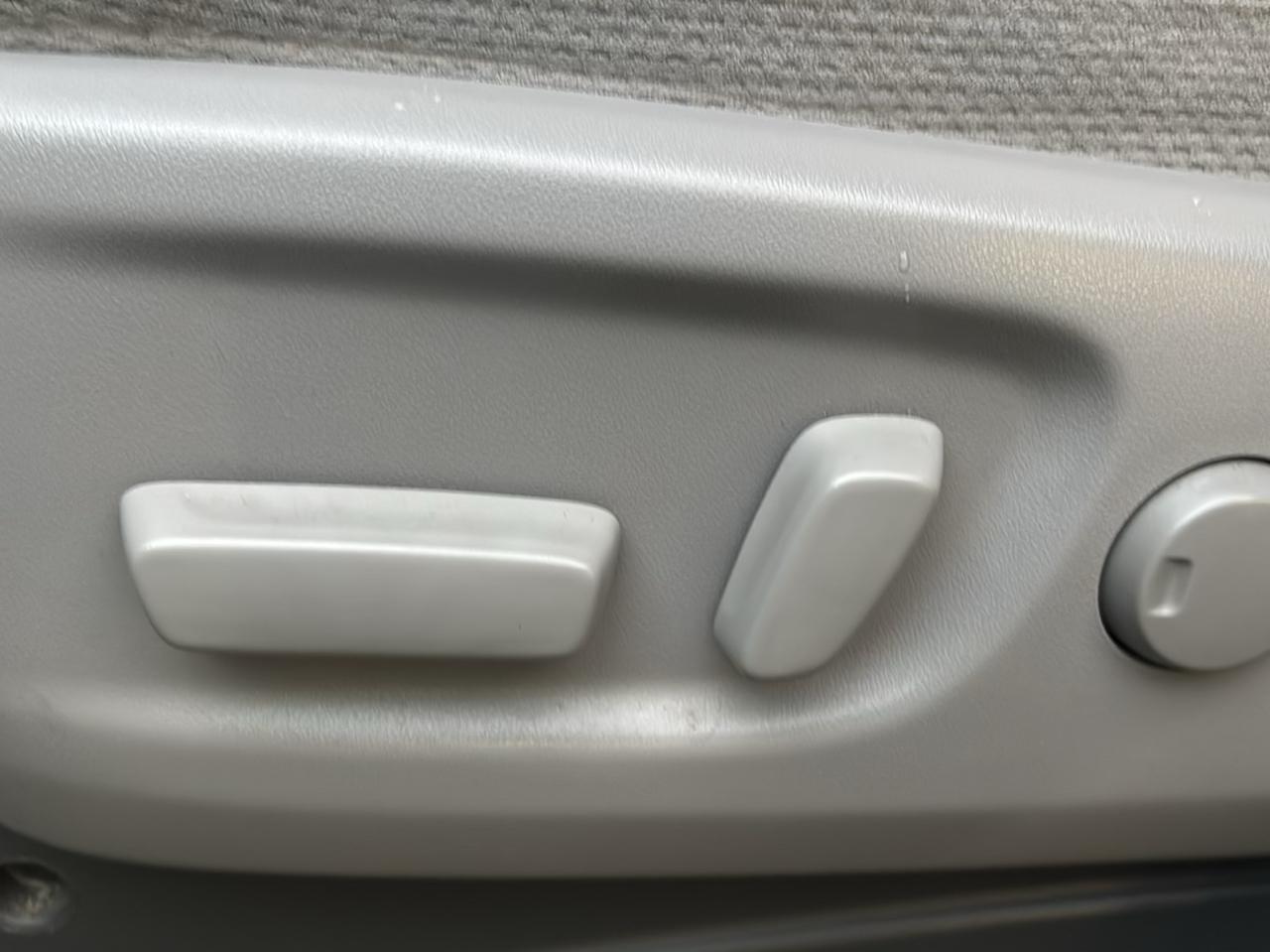 Toyota Sienna LE FWD 8-Passenger (Natl) 2017