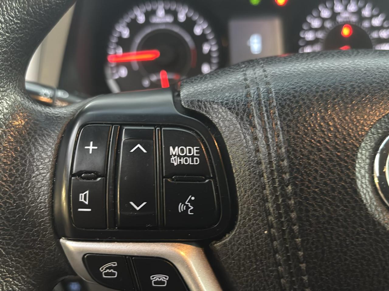 Toyota Sienna LE FWD 8-Passenger (Natl) 2017