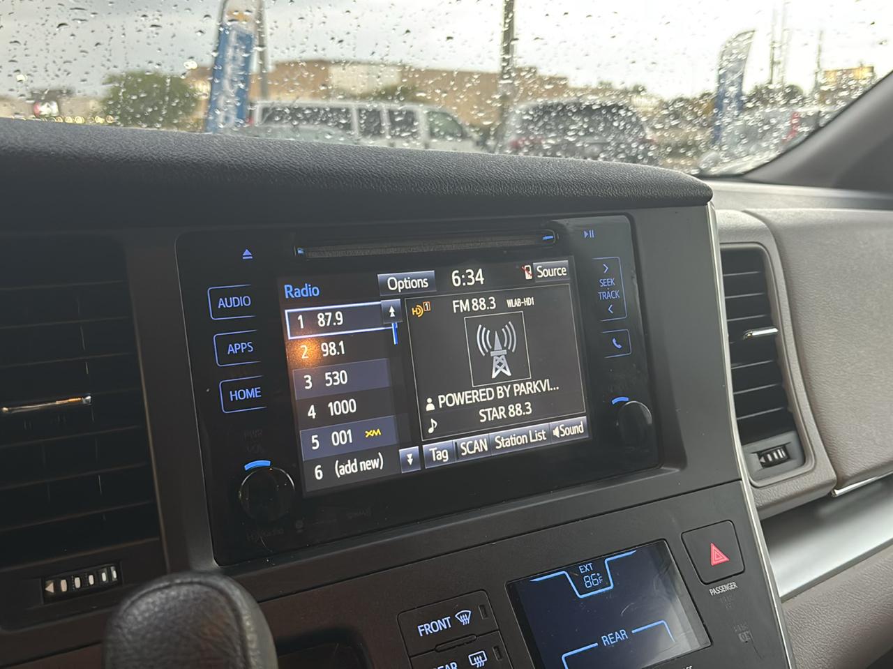 Toyota Sienna LE FWD 8-Passenger (Natl) 2017