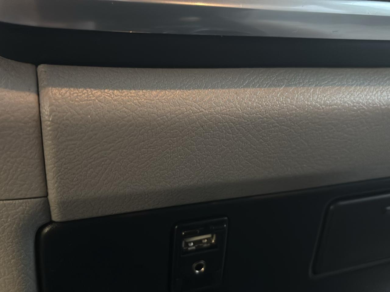 Toyota Sienna LE FWD 8-Passenger (Natl) 2017