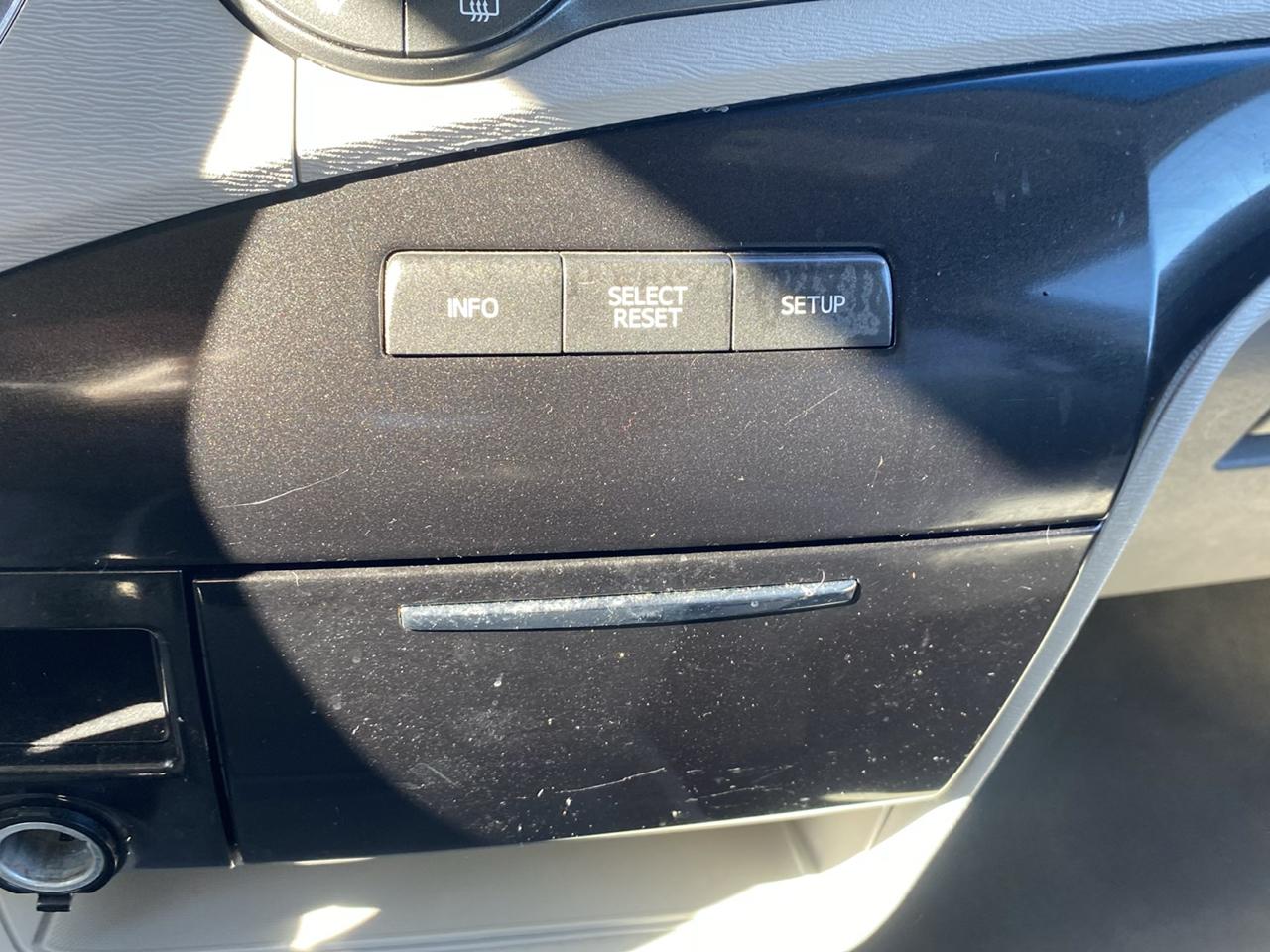 Toyota Sienna 5dr 8-Pass Van V6 LE FWD (Natl) 2014