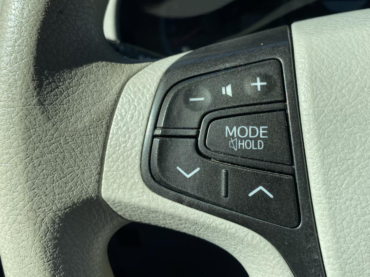 Toyota Sienna 5dr 8-Pass Van V6 LE FWD (Natl) 2014