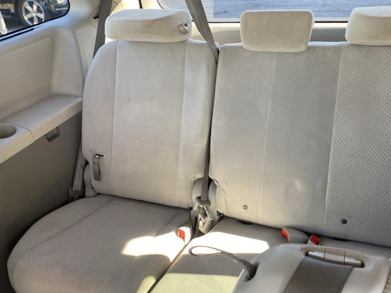 Toyota Sienna 5dr 8-Pass Van V6 LE FWD (Natl) 2014