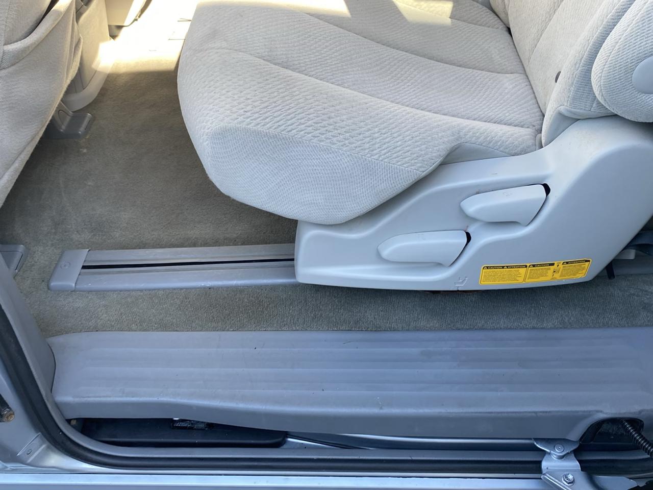 Toyota Sienna 5dr 8-Pass Van V6 LE FWD (Natl) 2014