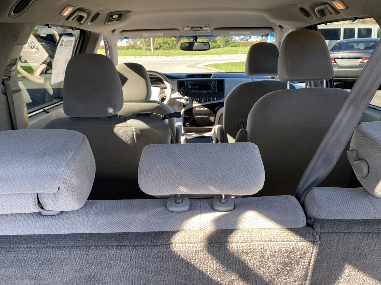 Toyota Sienna 5dr 8-Pass Van V6 LE FWD (Natl) 2014