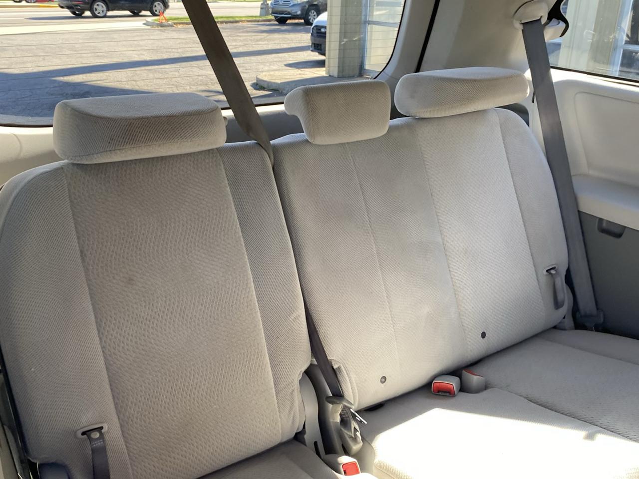 Toyota Sienna 5dr 8-Pass Van V6 LE FWD (Natl) 2014