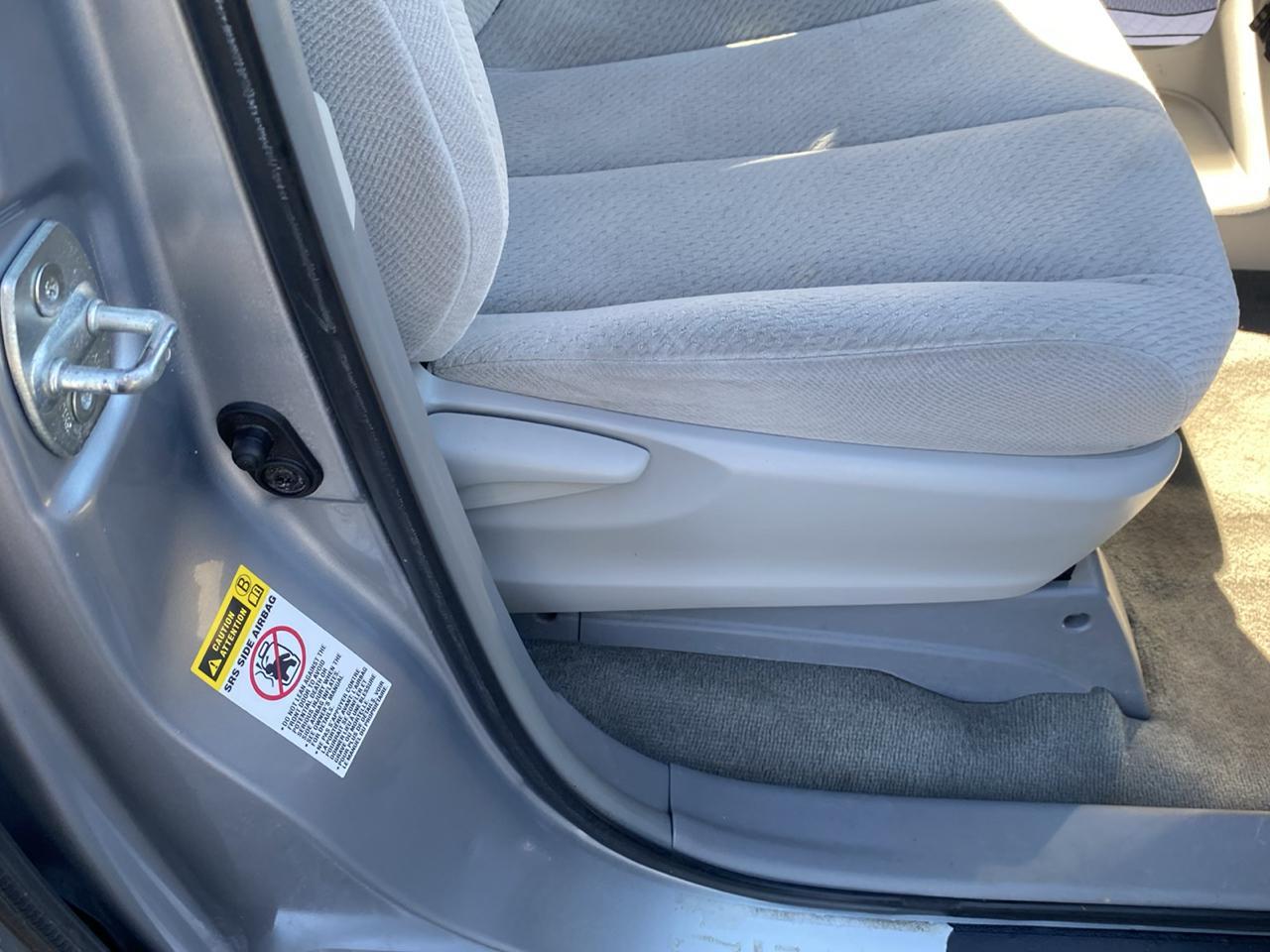 Toyota Sienna 5dr 8-Pass Van V6 LE FWD (Natl) 2014