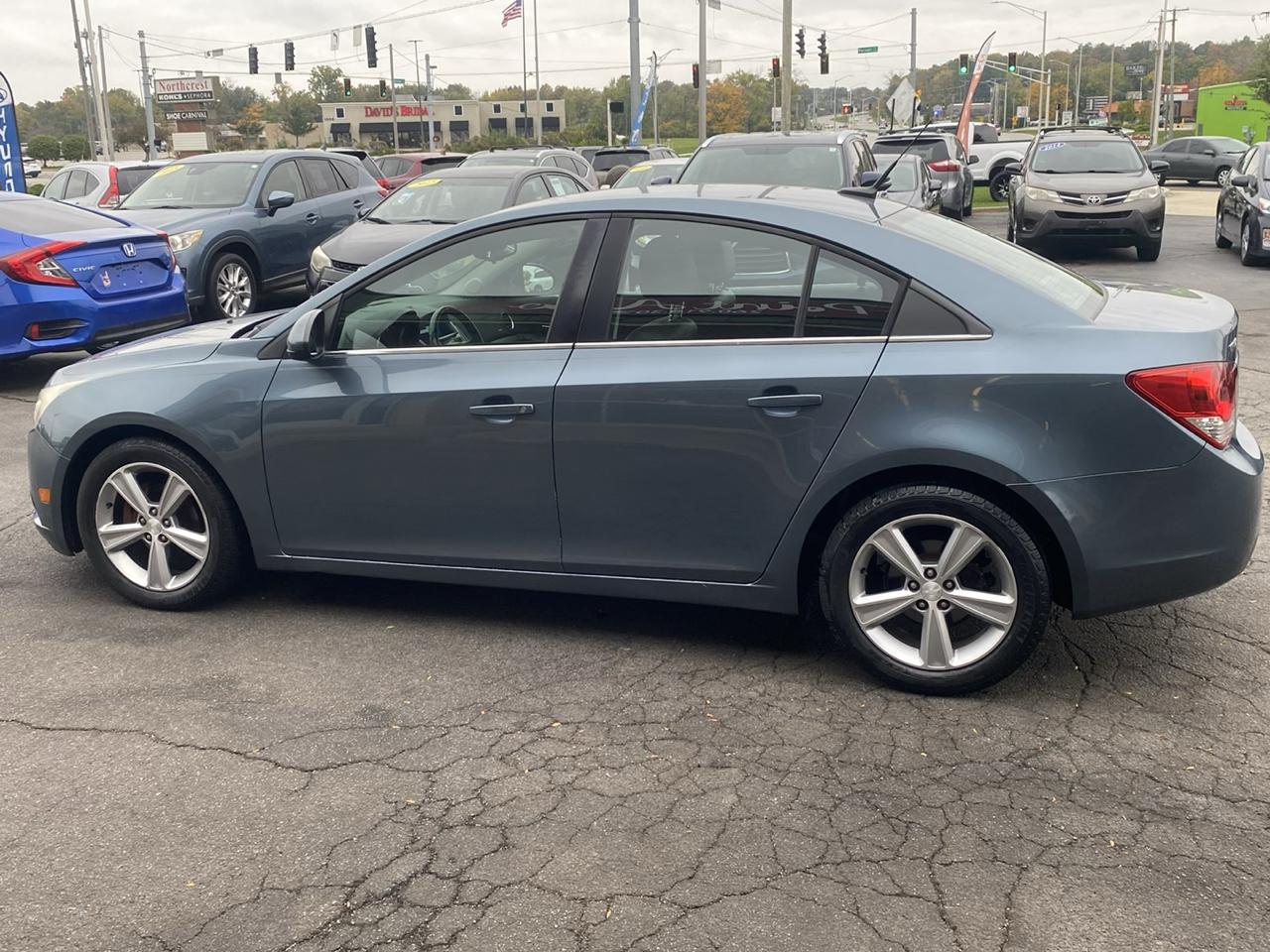 Chevrolet Cruze 4dr Sdn LT w/2LT 2012